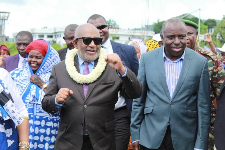 image Azali remercie Fazul pour son soutien
